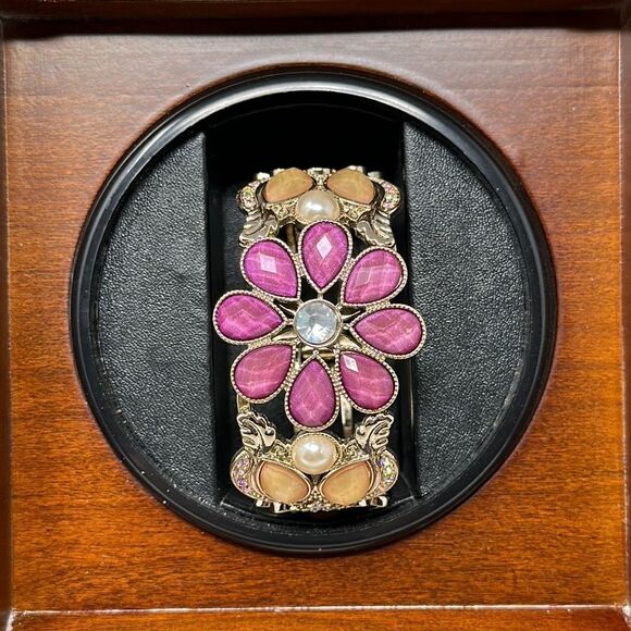 Gorgeous Crystal bangle with gemstones - Picture 1 of 3